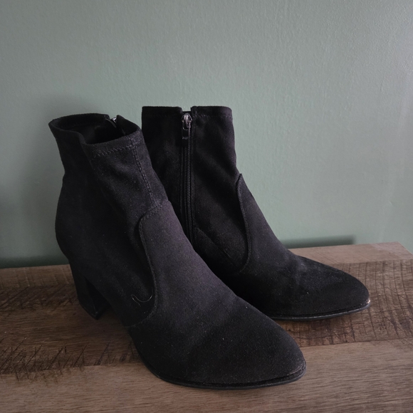 Marc Fisher Black Ankle Booties - Picture 1 of 5